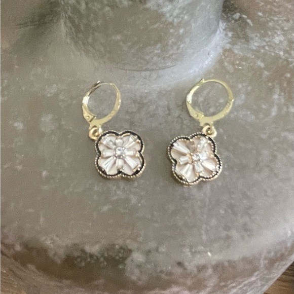 Jewelry - Elegant Gold and White Floral Earrings